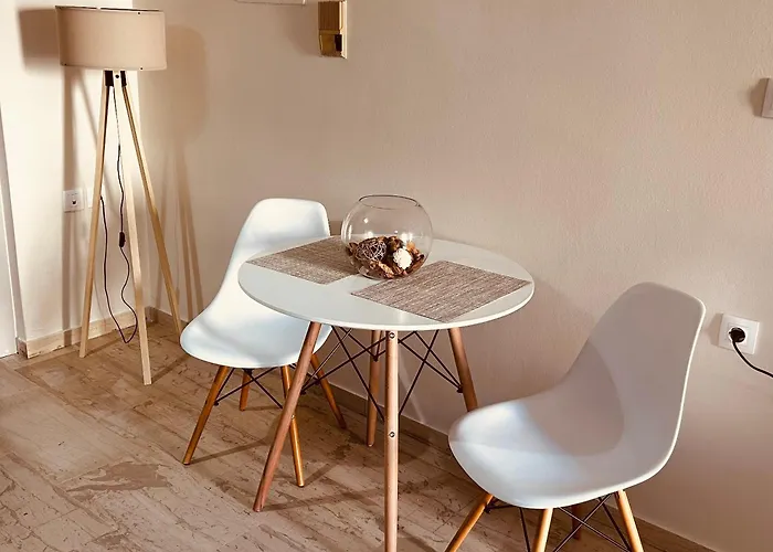 House Two * Κάρυστος