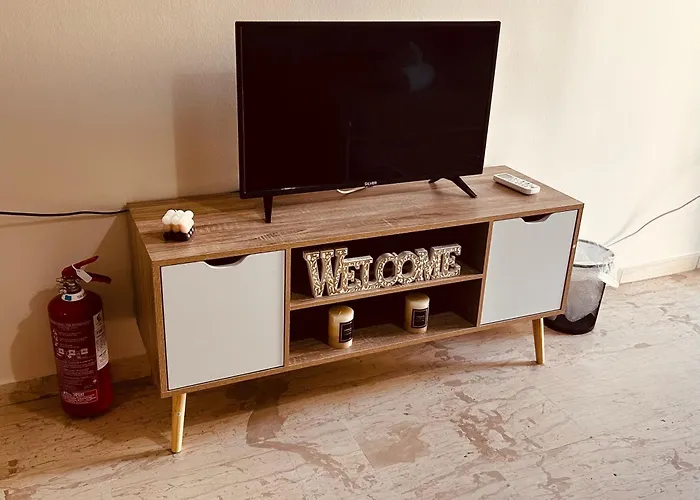 House Two Κάρυστος