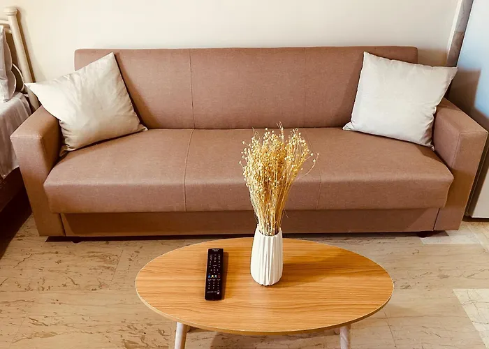 House Two * Κάρυστος